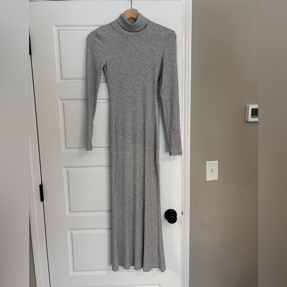 Aritzia Heather Gray Long Sleeve Dress